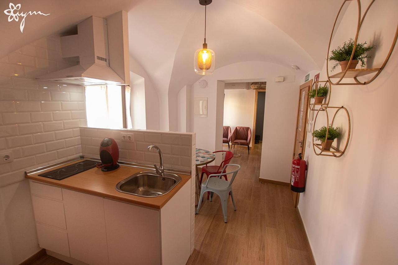 Apartamentos Turisticos Abrilymarzo Caces Exterior foto